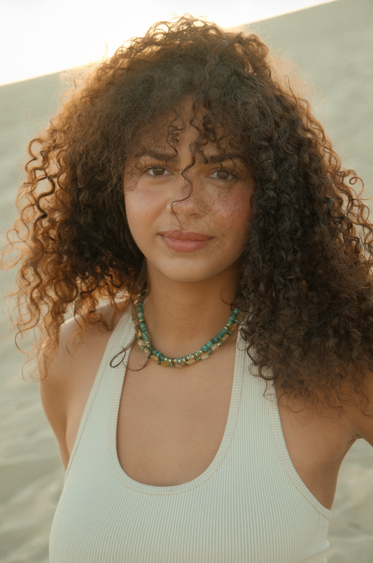 Bijou femme bohème chic, collier Emera vert et doré socool