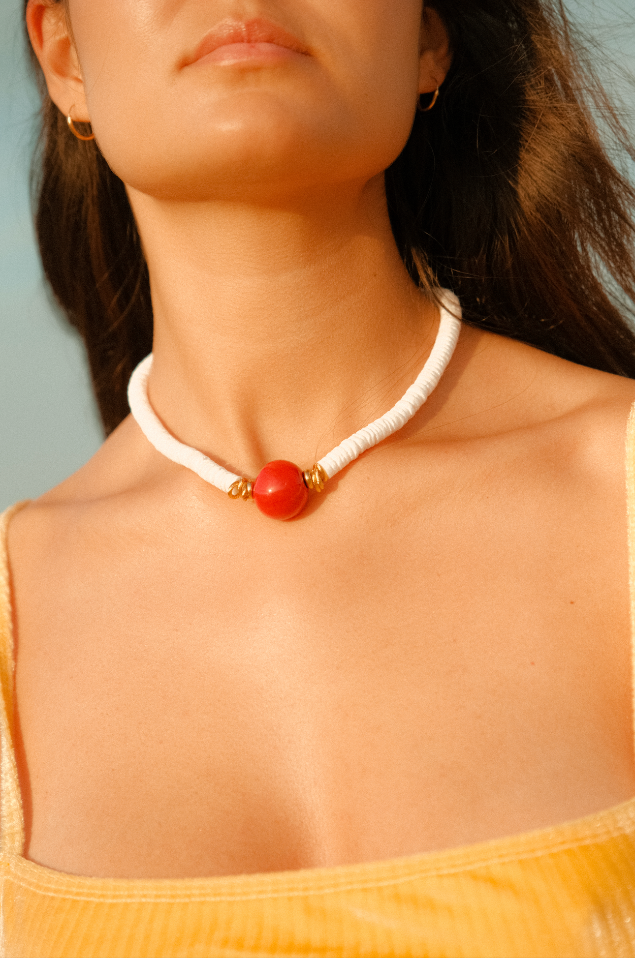 Collier Hula Socool, bijou fantaisie estival en perles colorées et blanches fait main Arcachon