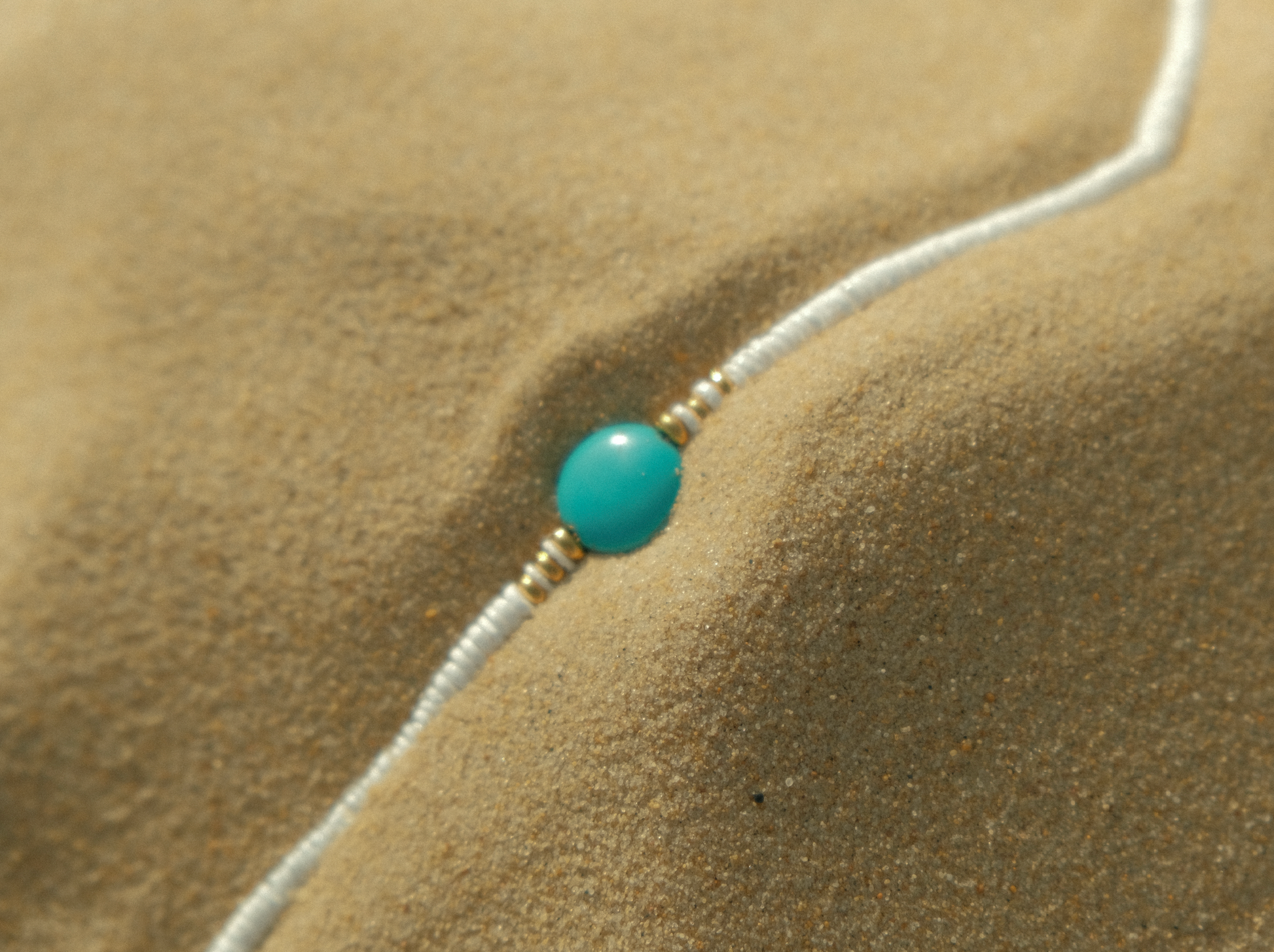 Collier Hula Socool, bijou fantaisie estival en perles colorées et blanches fait main Arcachon